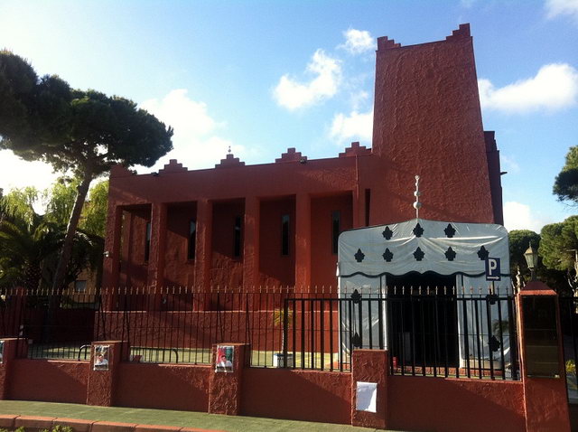 Imagen exterior de la discoteca 'Sala Marrakech' de Gav� Mar (1 de Mayo de 2012)